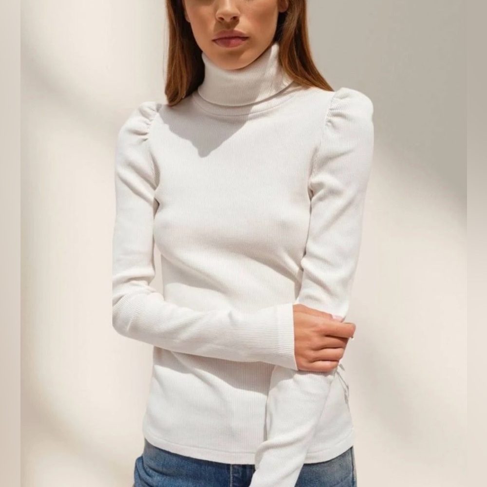 AMO Puff Sleeve Ribbed Turtleneck – White, Size: S